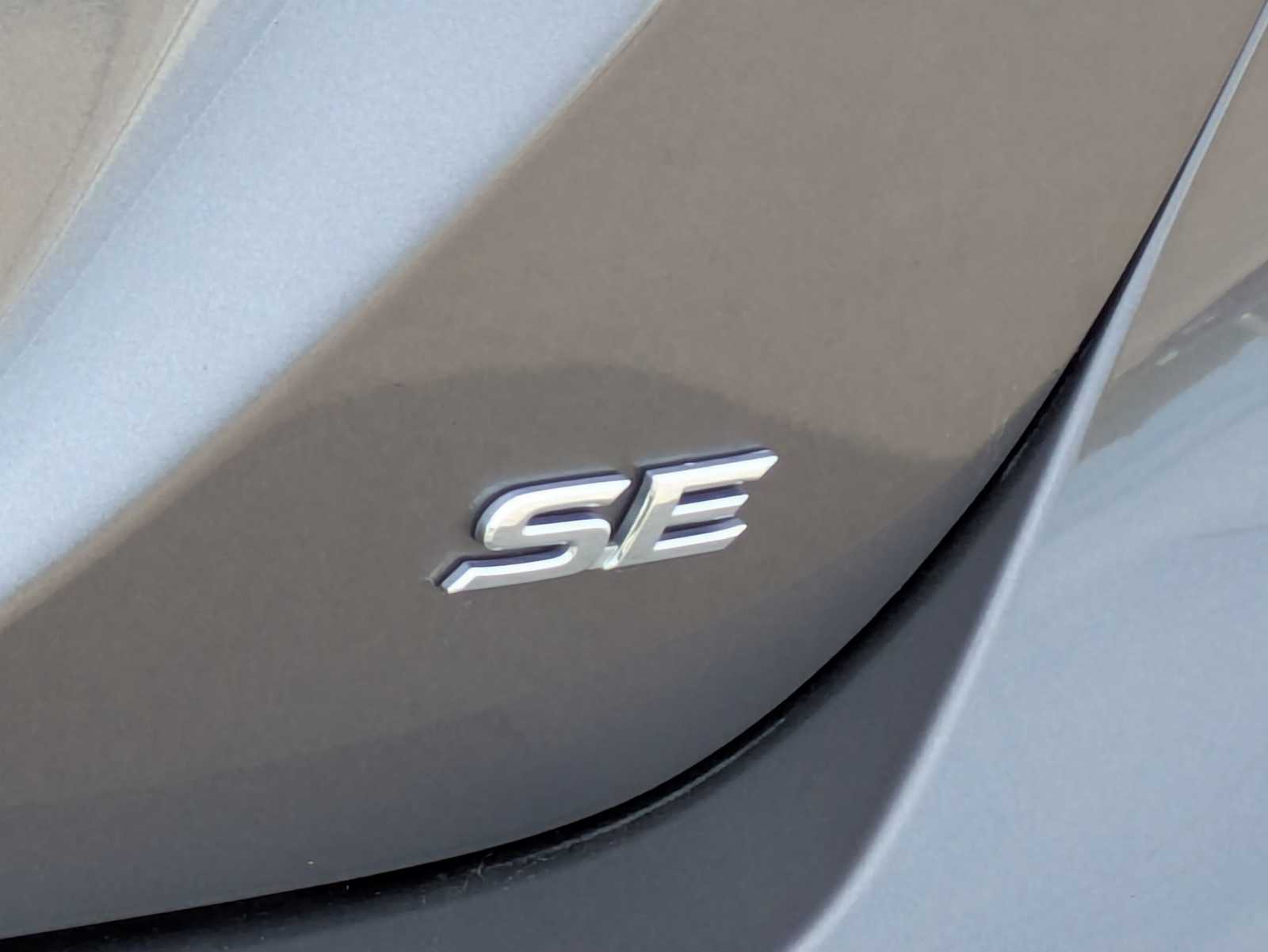 Thumbnail: 2023 Toyota Camry - 12