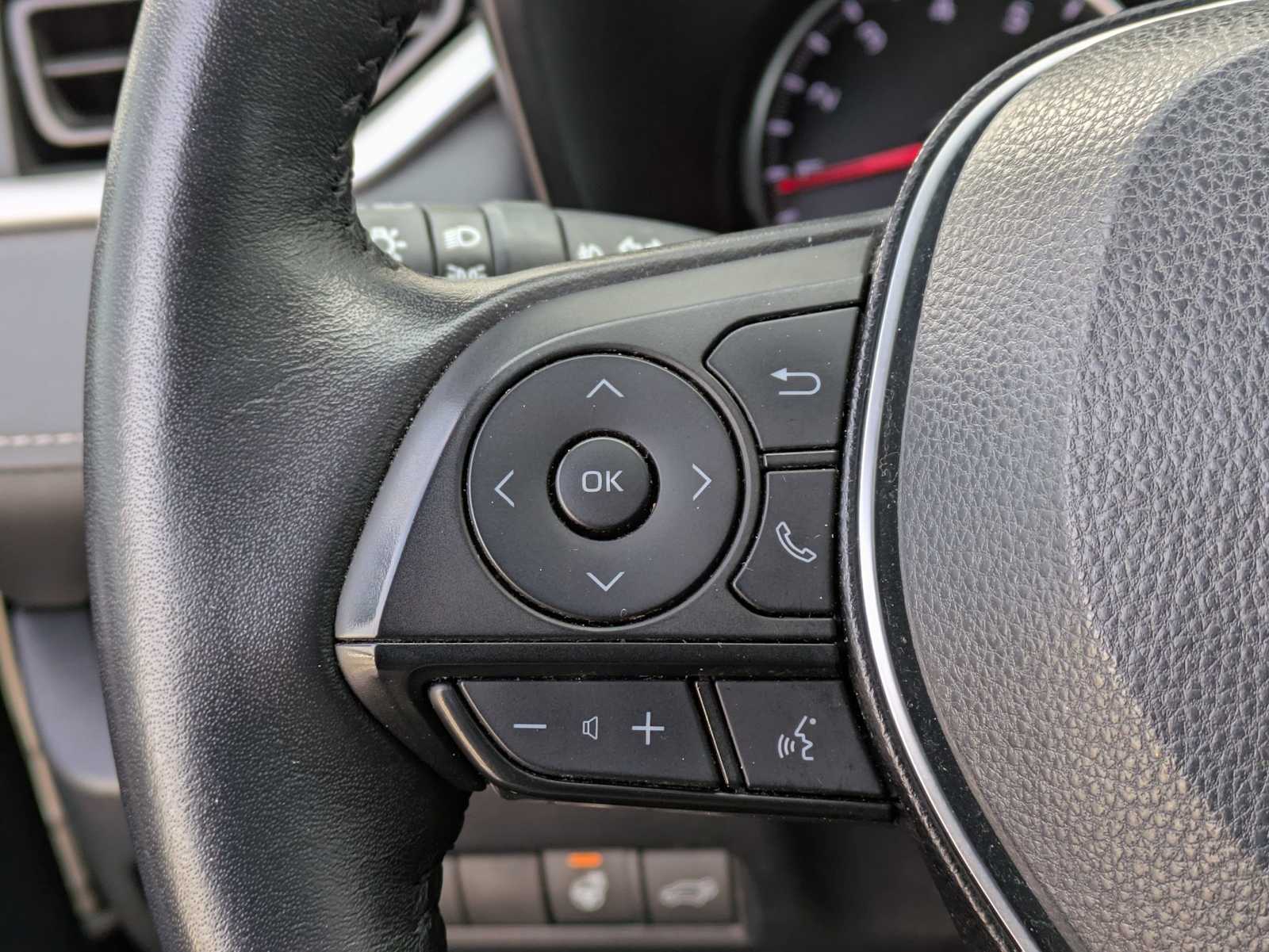 Thumbnail: 2020 Toyota RAV4 - 24