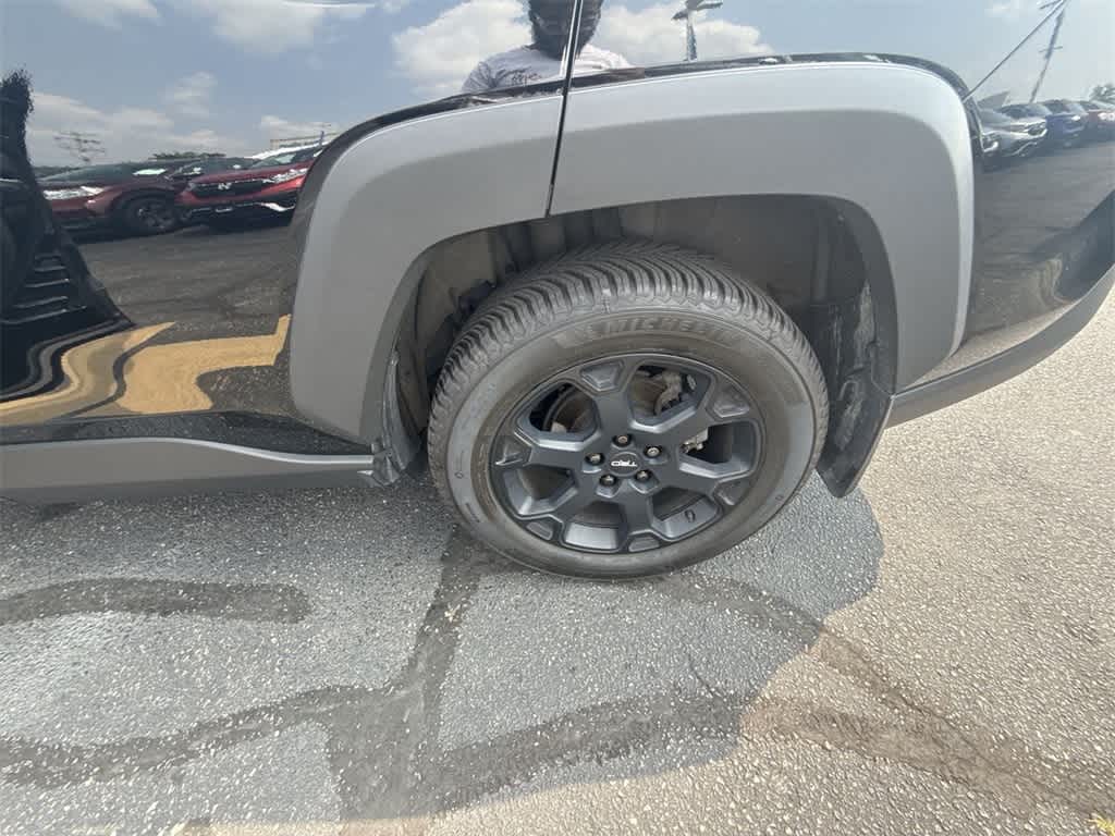 Thumbnail: 2020 Toyota RAV4 - 13