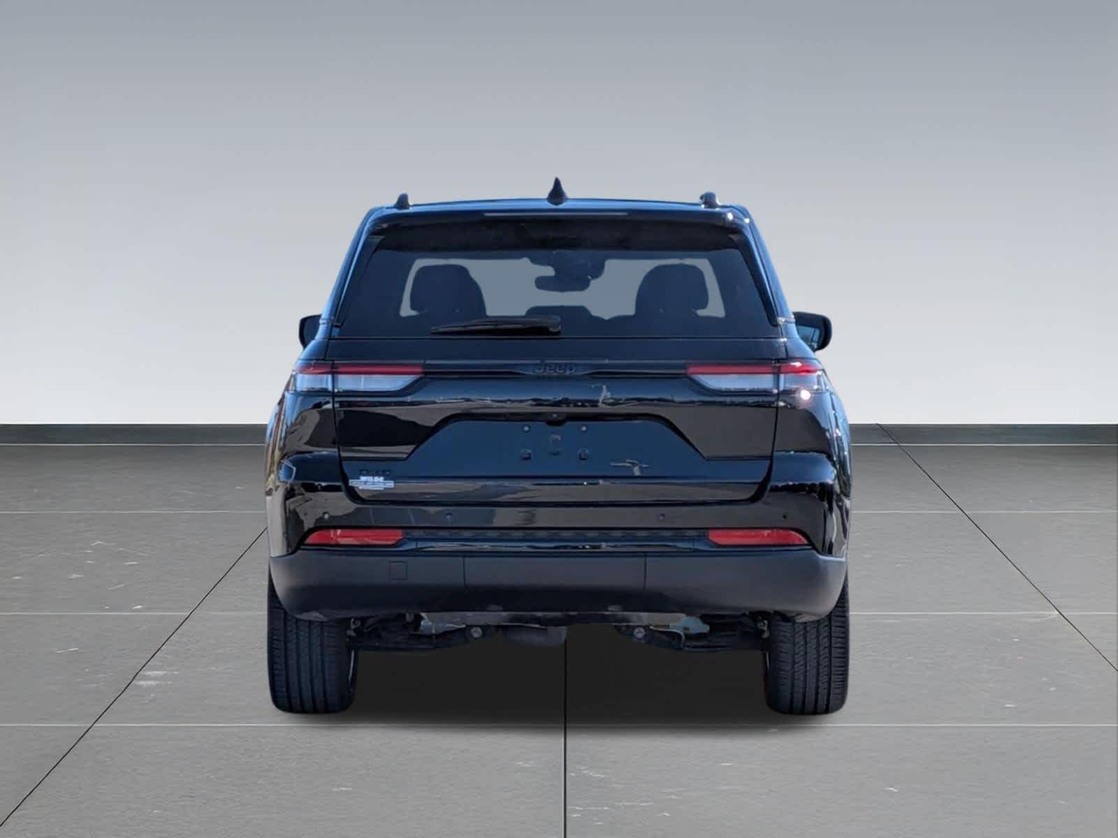 Thumbnail: 2023 Jeep Grand Cherokee - 4