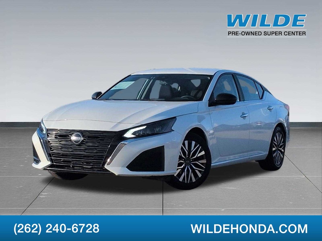 Used 2025 Nissan Altima SV Sedan