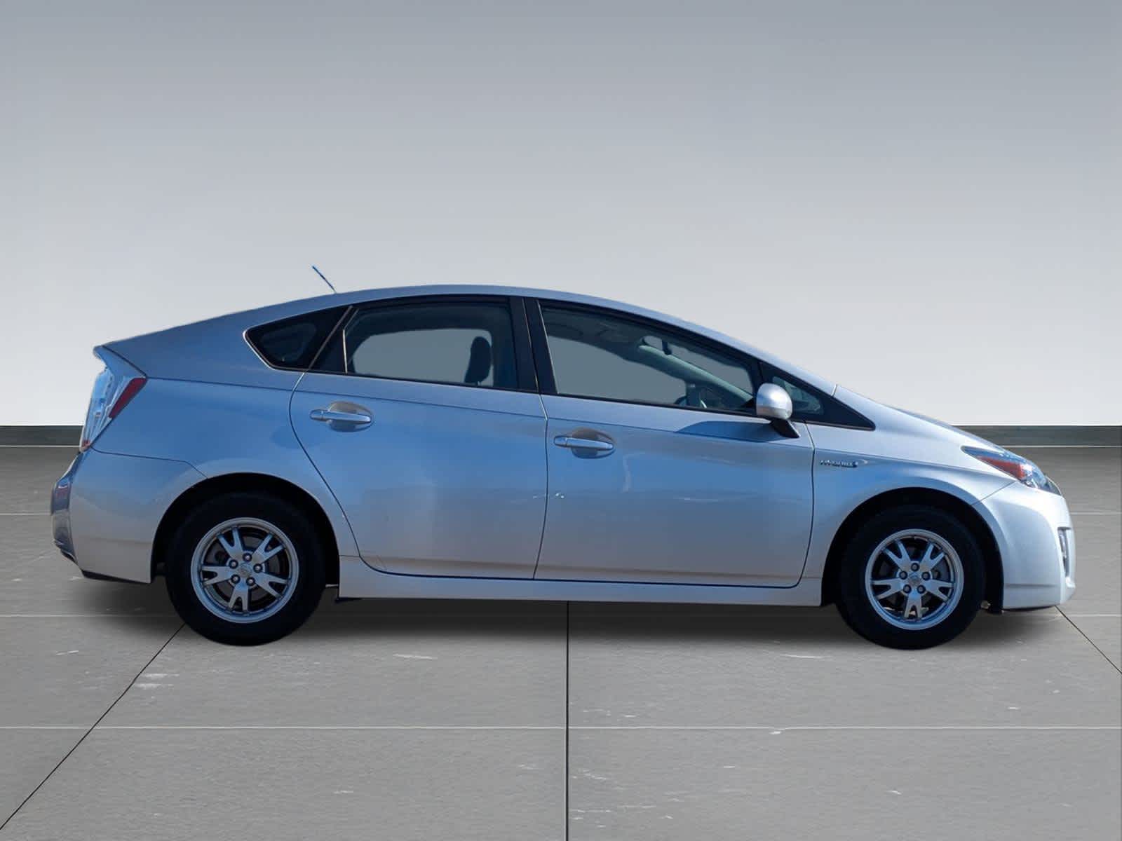 Thumbnail: 2011 Toyota Prius - 7