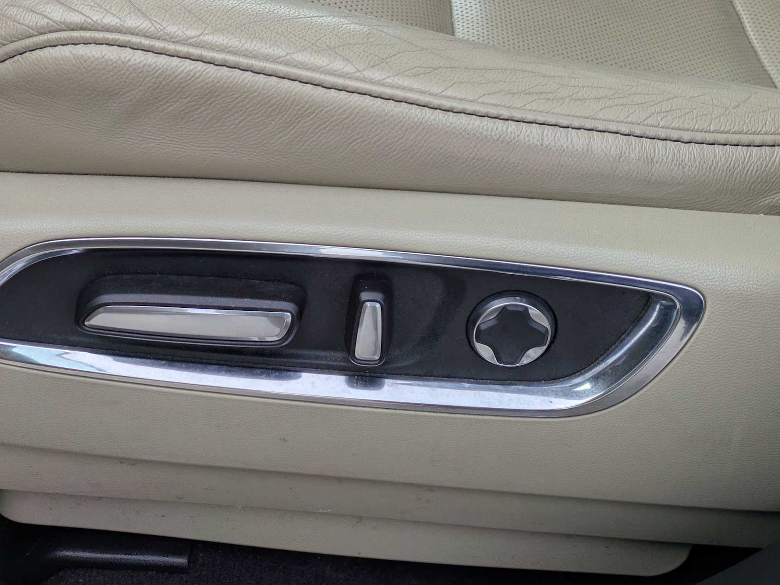 Thumbnail: 2019 Acura MDX - 16