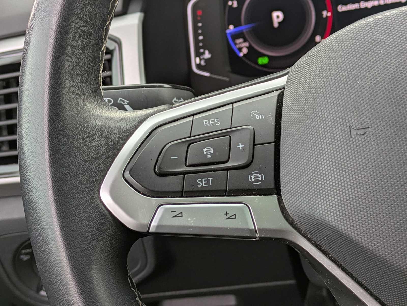 Thumbnail: 2022 Volkswagen Atlas - 24