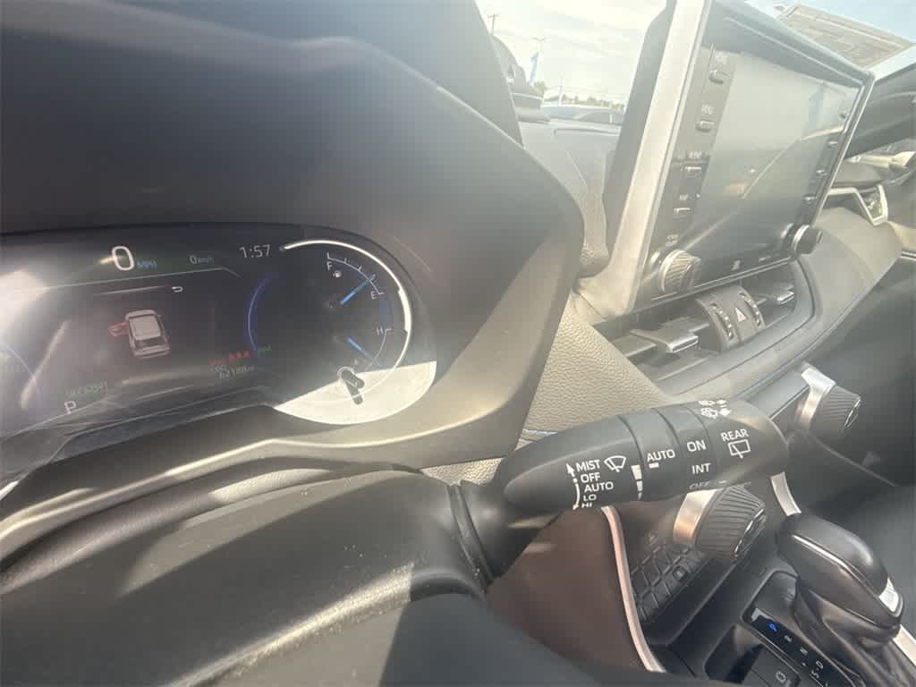 Thumbnail: 2021 Toyota RAV4 - 25