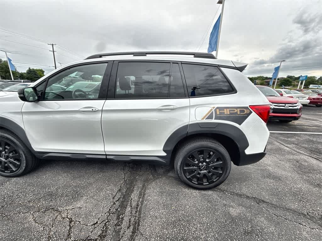 Thumbnail: 2022 Honda Passport - 4