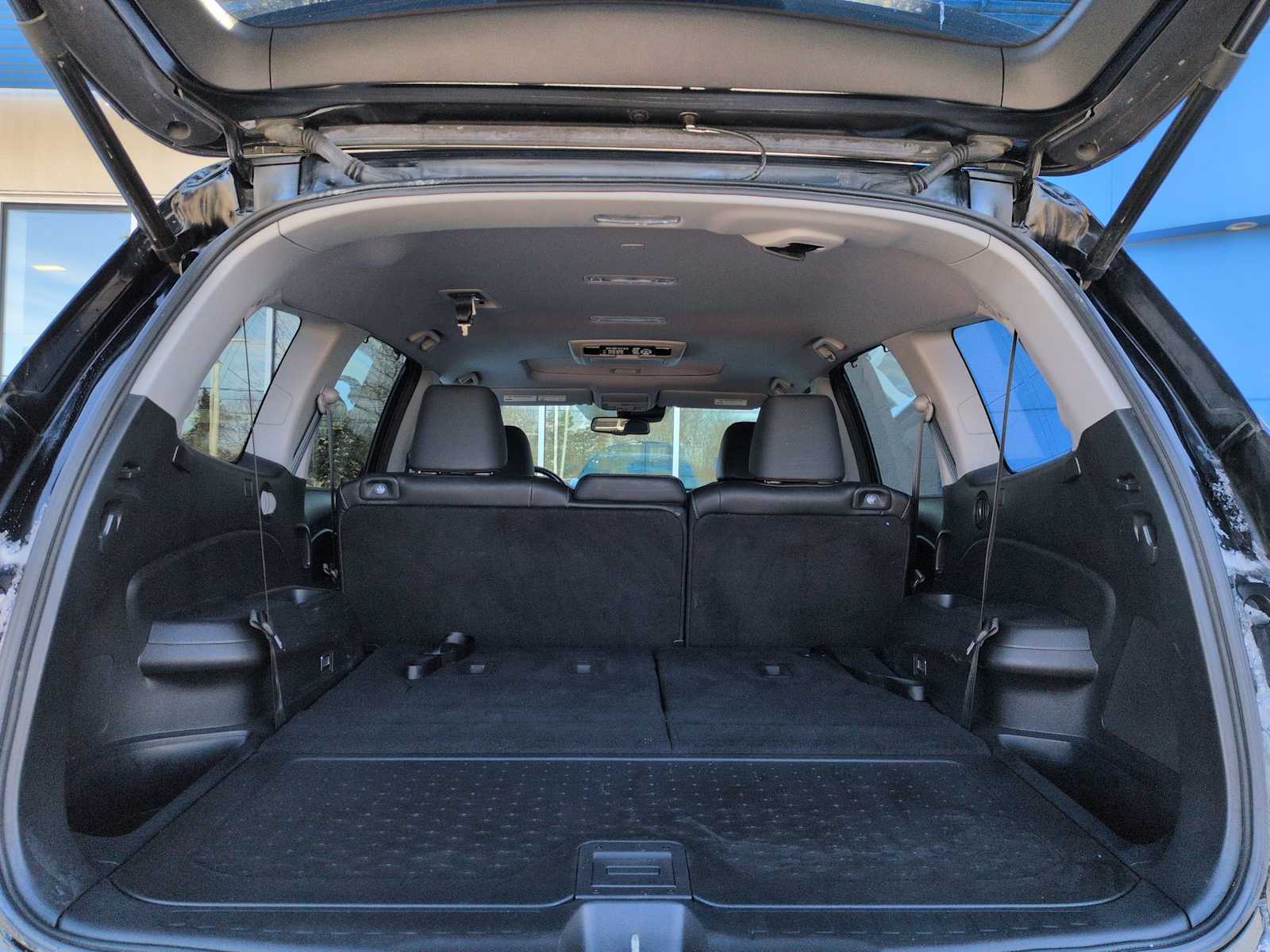 Thumbnail: 2017 Honda Pilot - 33