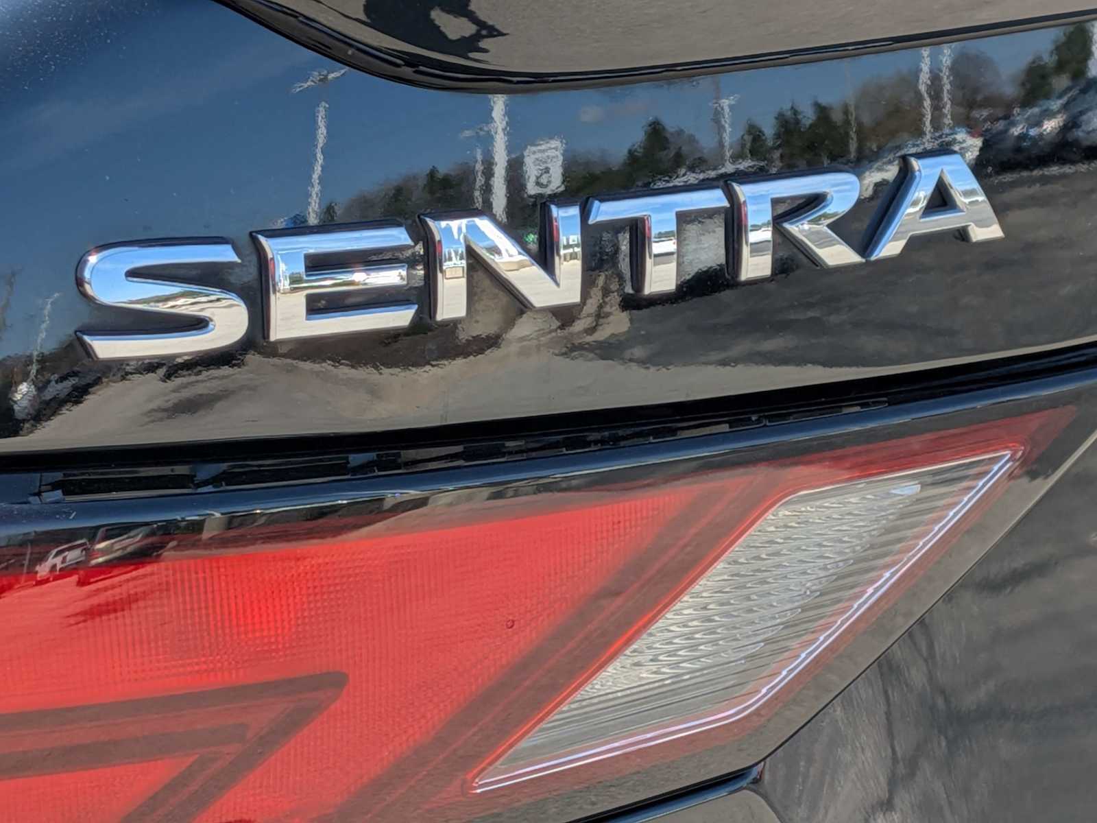 Thumbnail: 2021 Nissan Sentra - 11