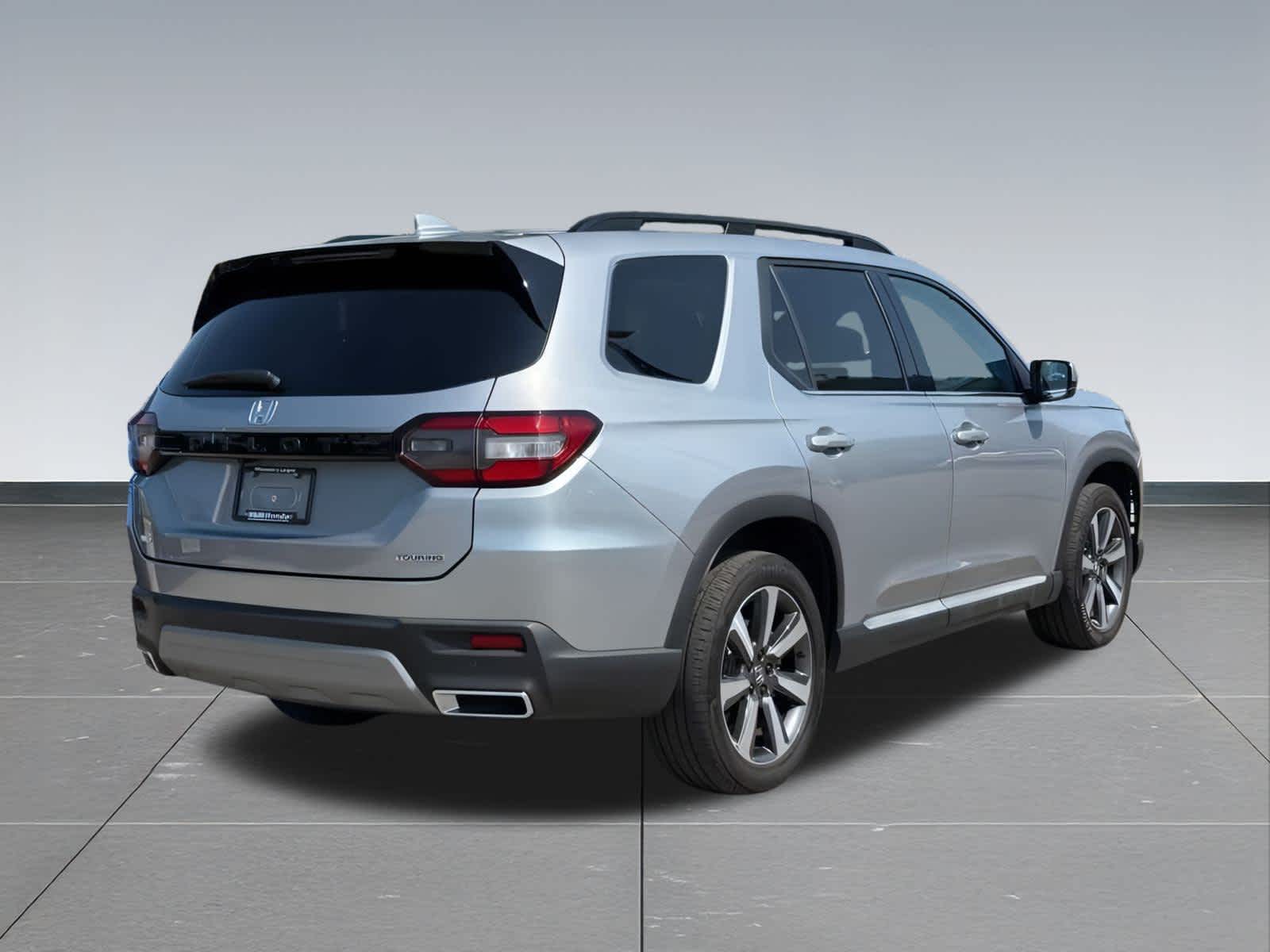 2024 Honda Pilot Touring photo 3