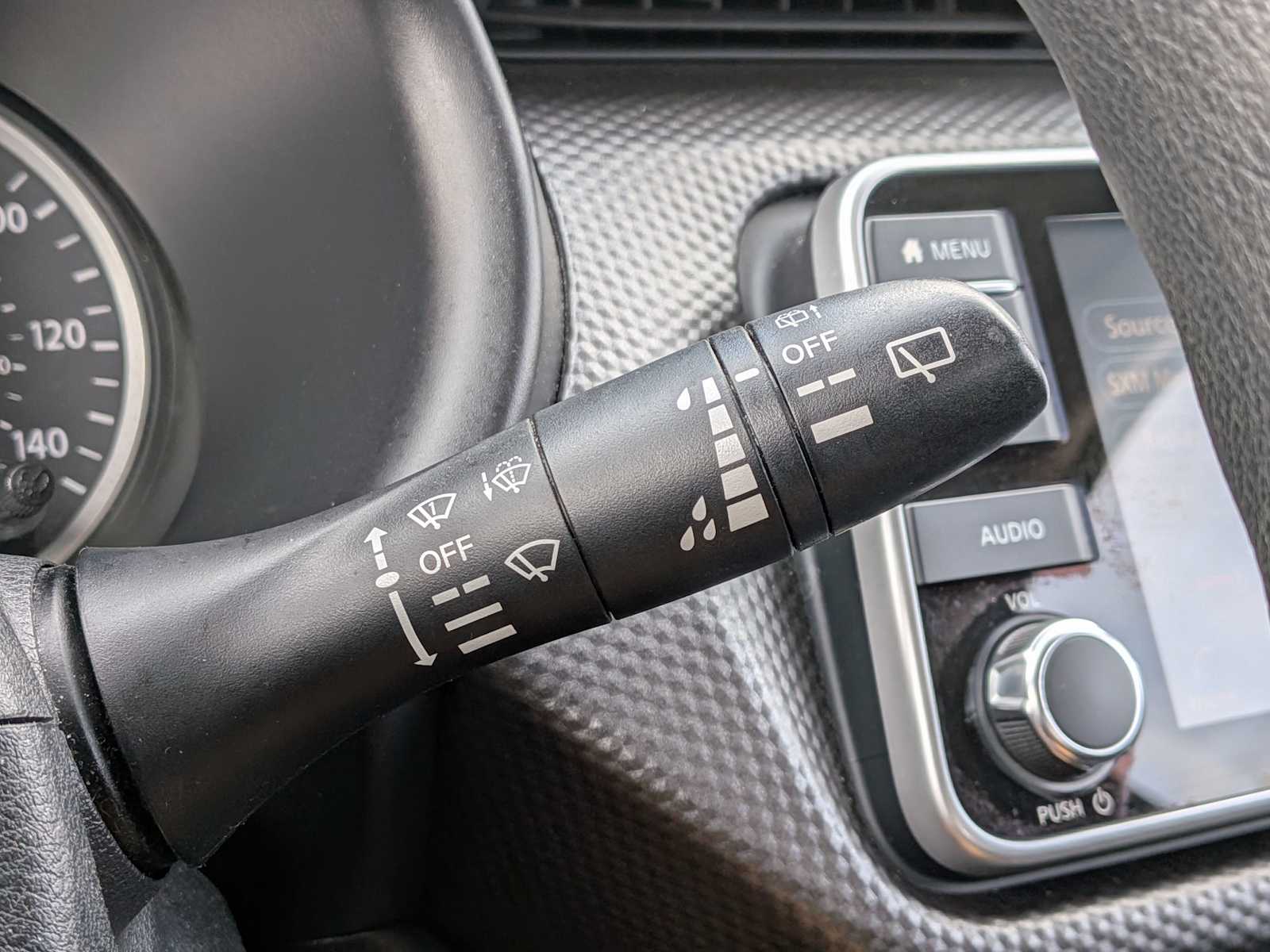 Thumbnail: 2020 Nissan Kicks - 24