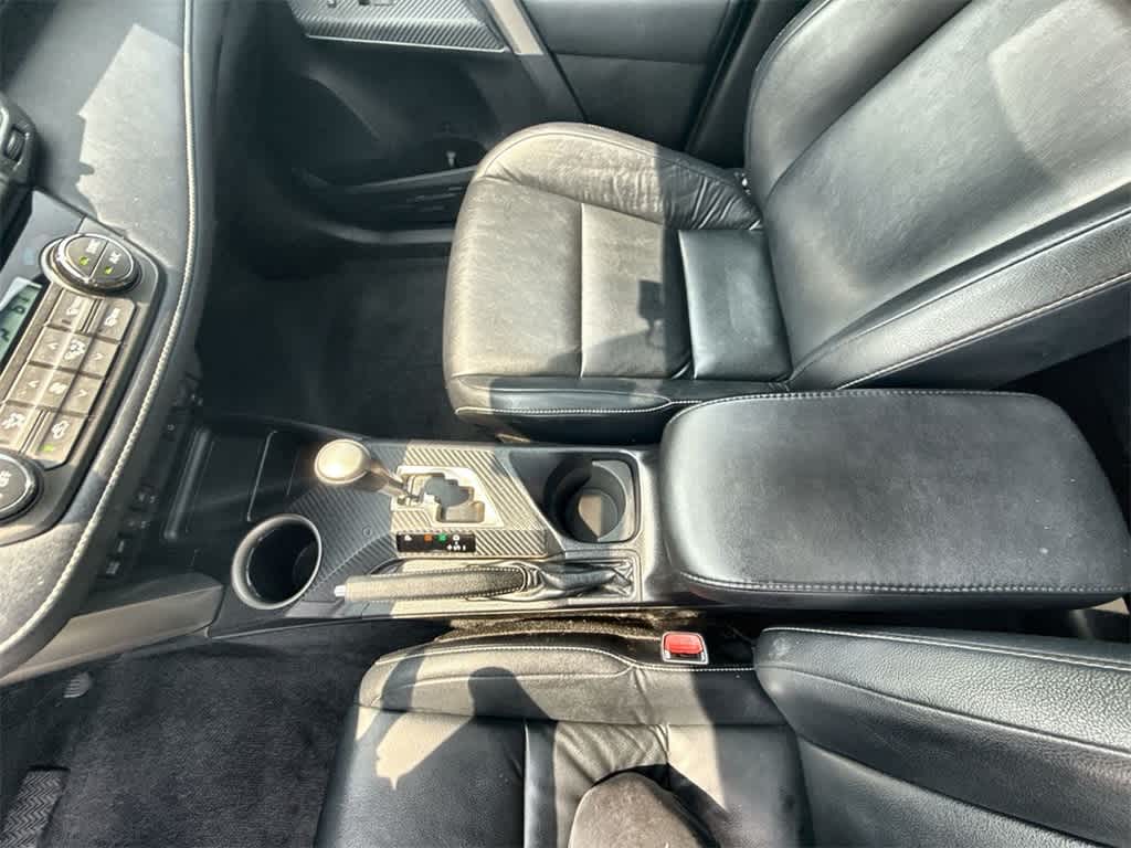 2015 Toyota RAV4 Limited 27