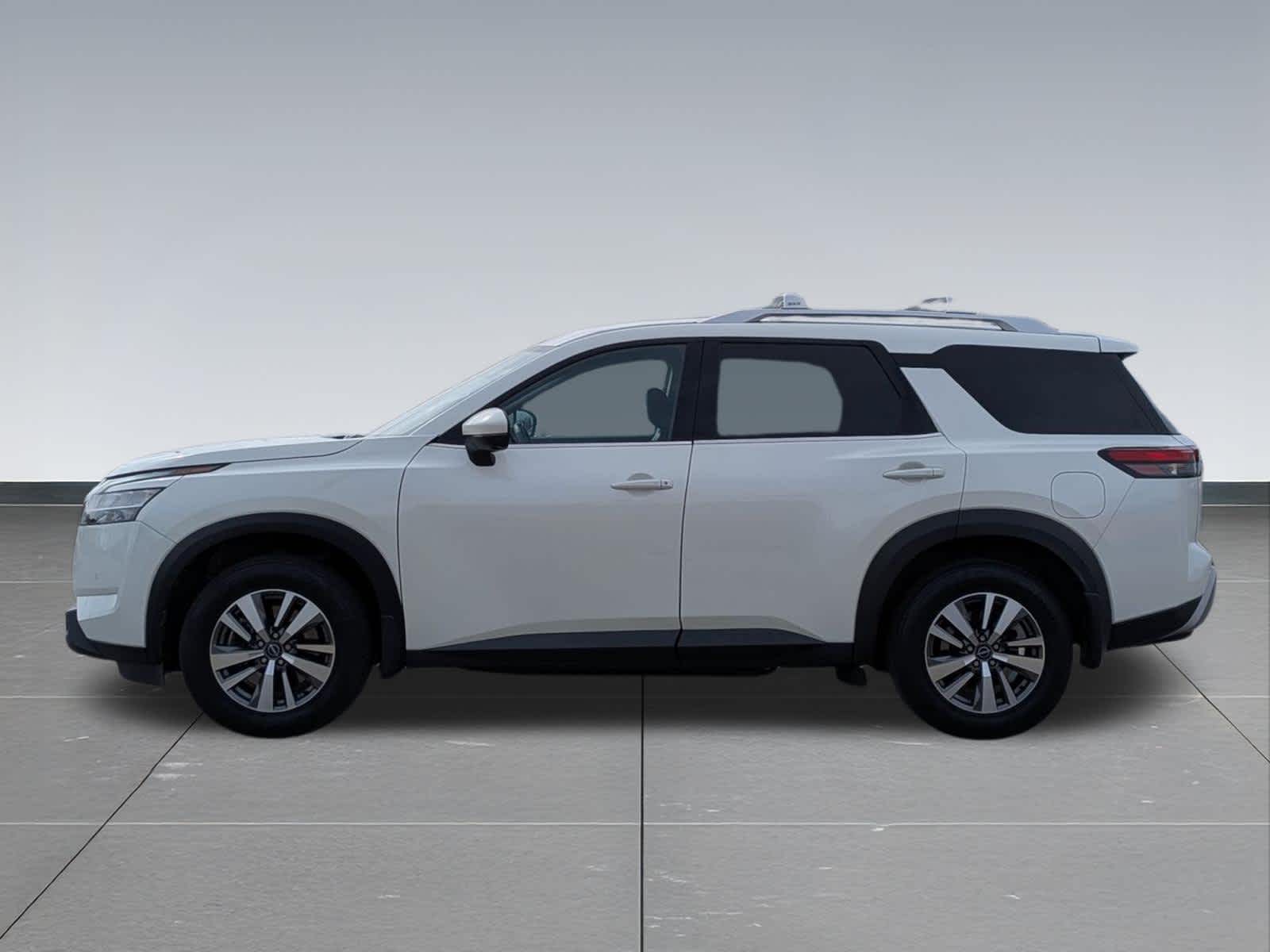 Thumbnail: 2023 Nissan Pathfinder - 2