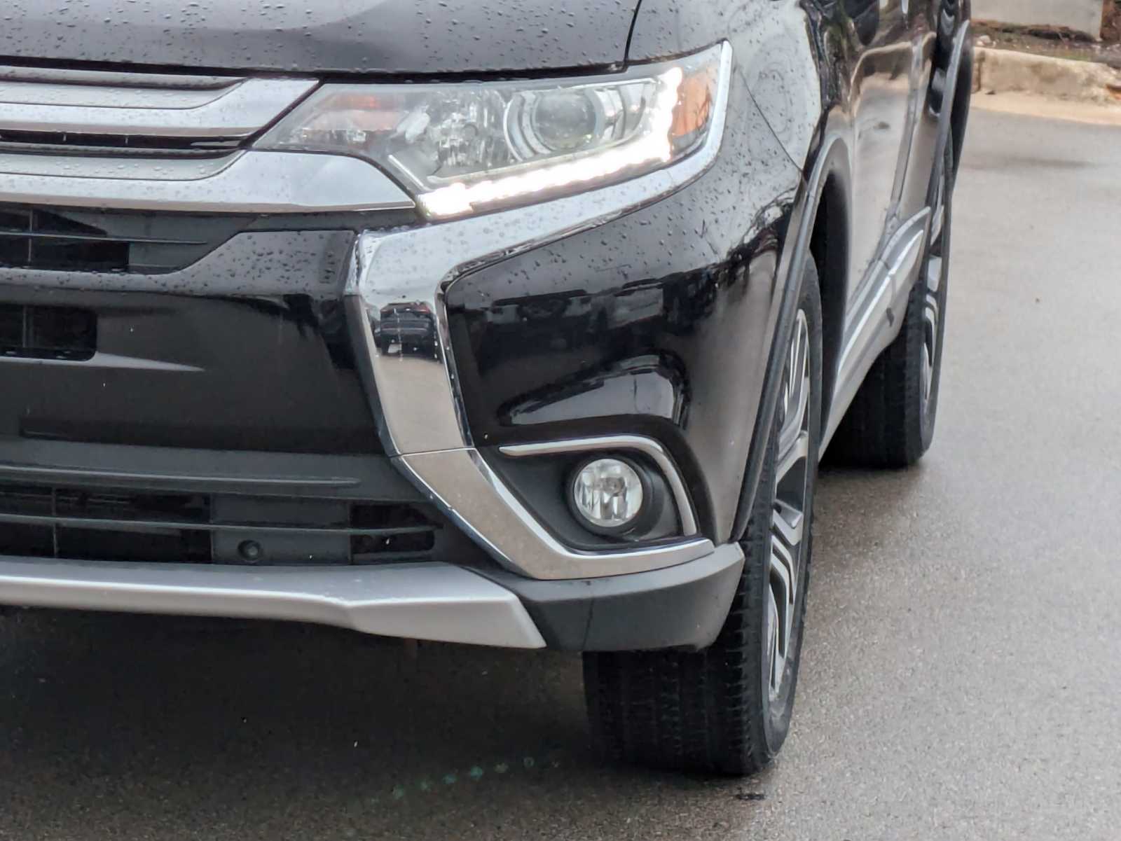 Thumbnail: 2017 Mitsubishi Outlander - 7