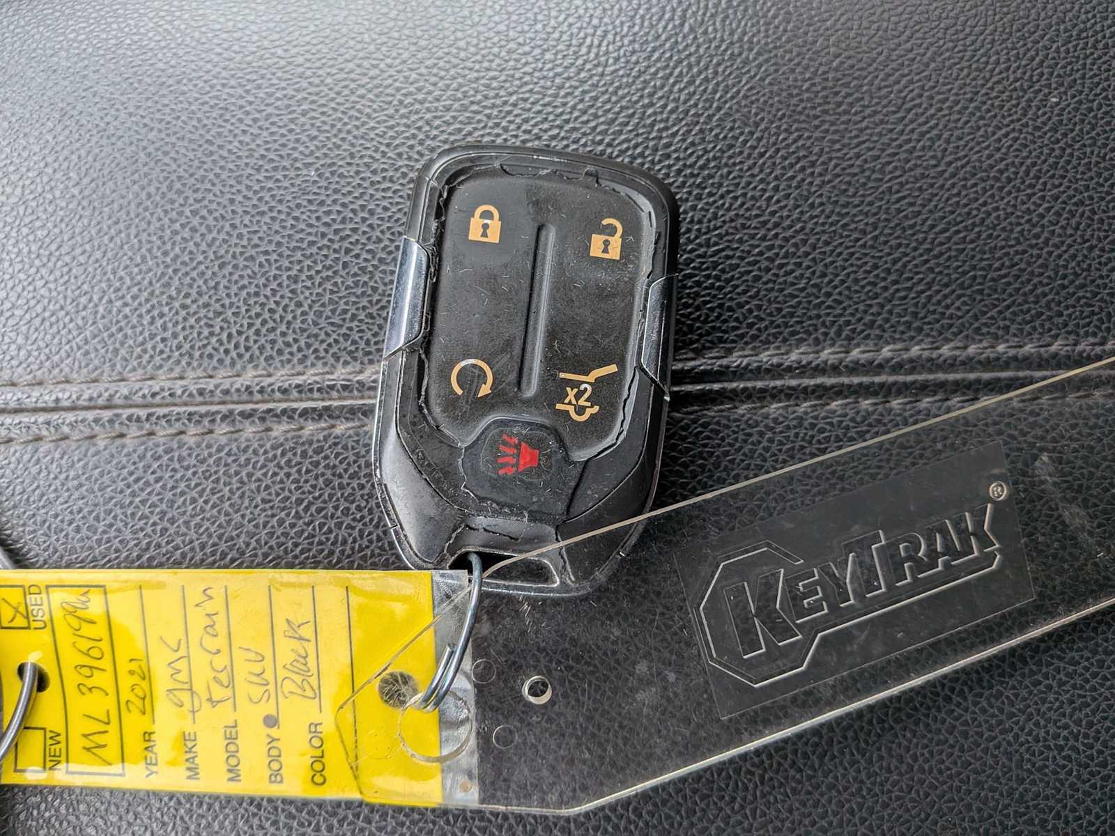 Thumbnail: 2021 GMC Terrain - 32