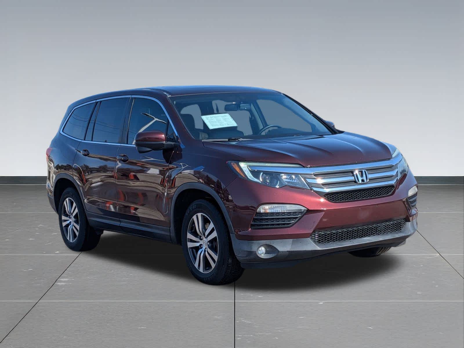 Thumbnail: 2017 Honda Pilot - 8