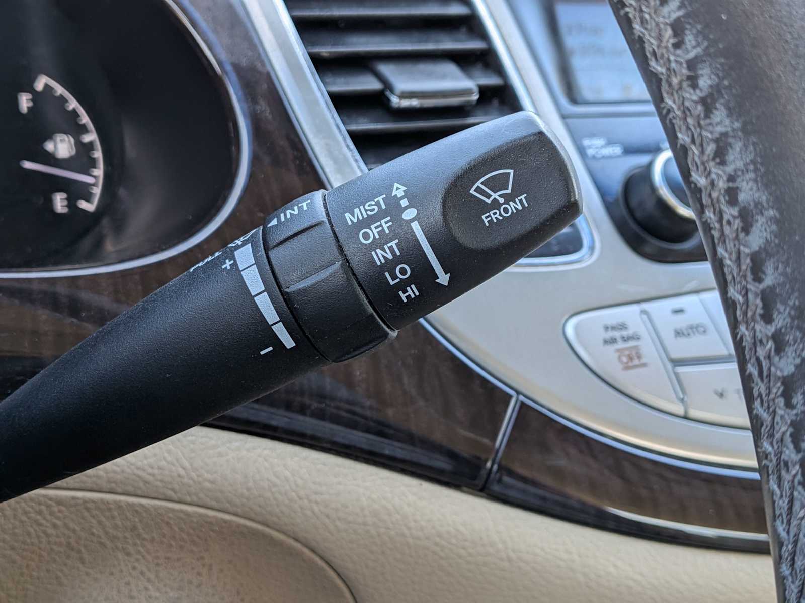 Thumbnail: 2011 Hyundai Genesis - 22