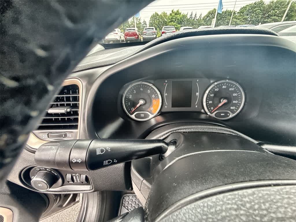 Thumbnail: 2017 Jeep Renegade - 25