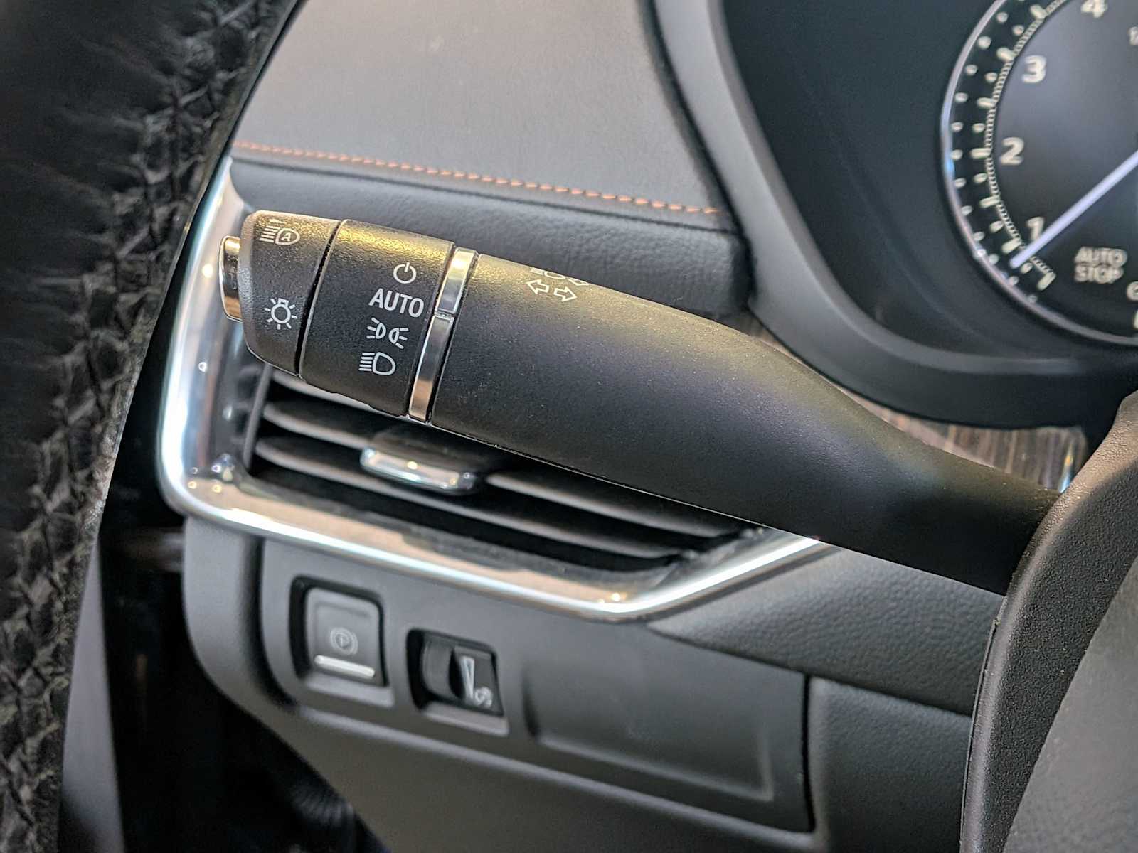 Thumbnail: 2019 Cadillac XT4 - 26