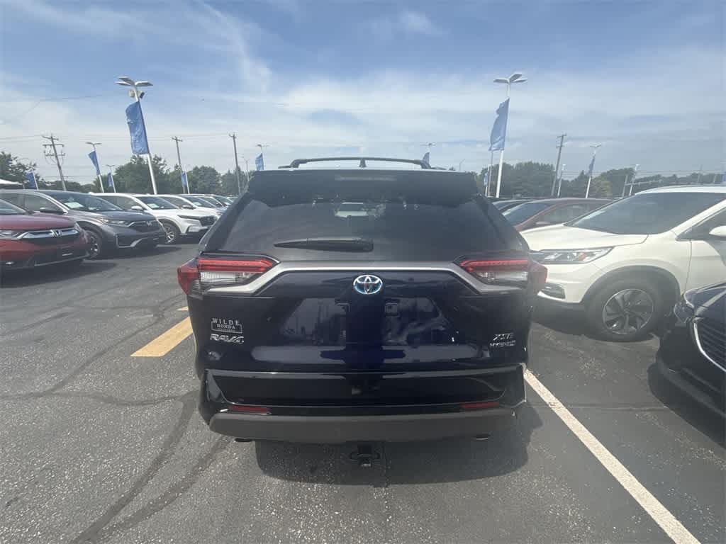 Thumbnail: 2021 Toyota RAV4 - 11