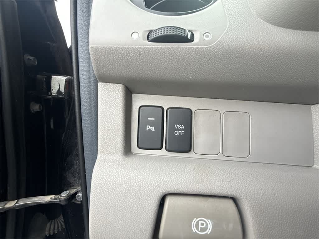 Thumbnail: 2011 Honda Pilot - 16