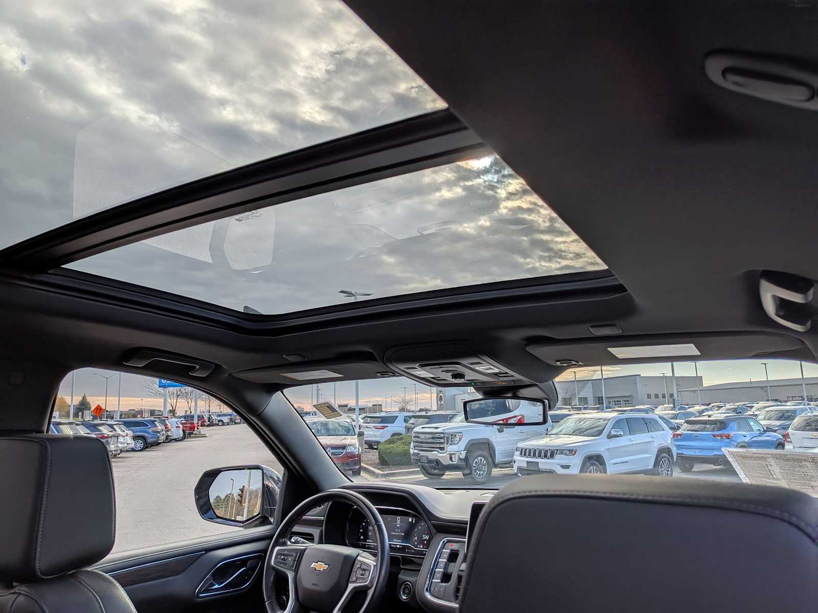 Thumbnail: 2023 Chevrolet Tahoe - 21