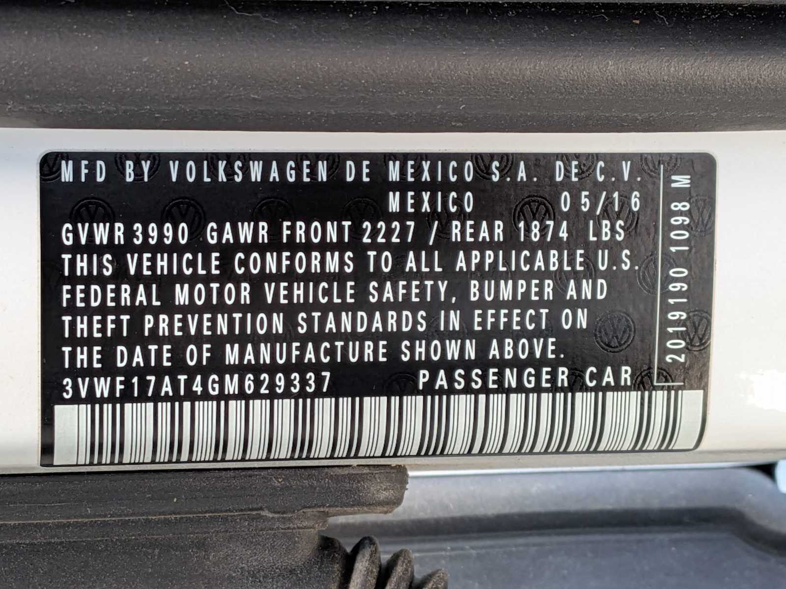 Thumbnail: 2016 Volkswagen Beetle - 27