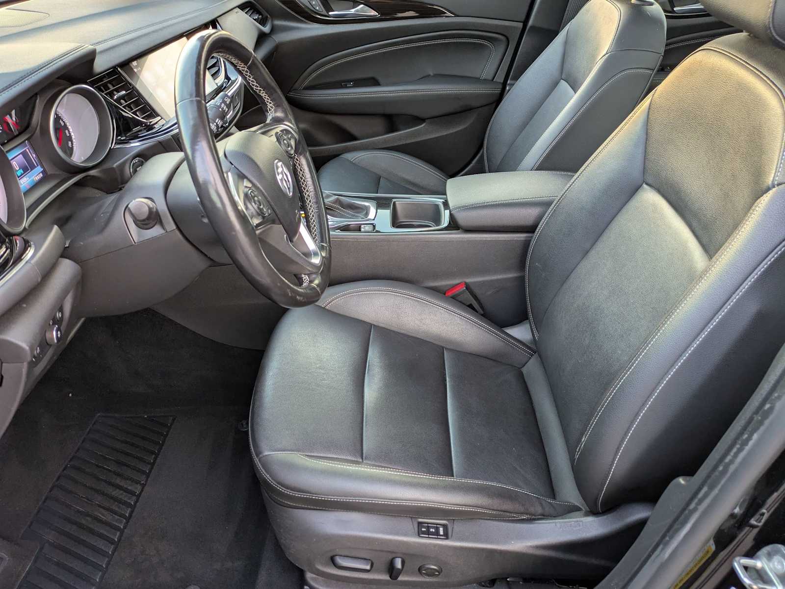 Thumbnail: 2018 Buick Regal - 15