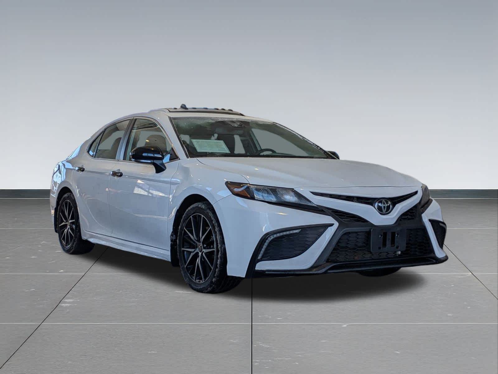 Thumbnail: 2022 Toyota Camry - 8