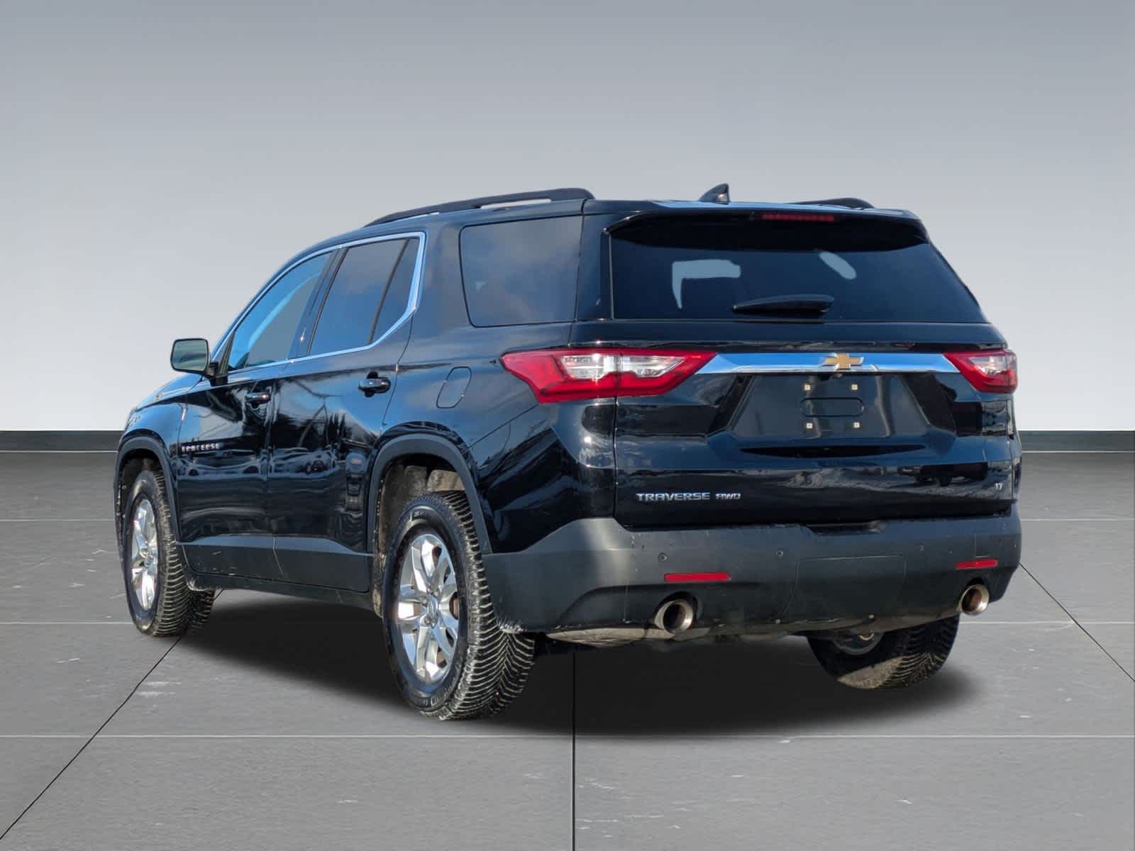 Thumbnail: 2021 Chevrolet Traverse - 4
