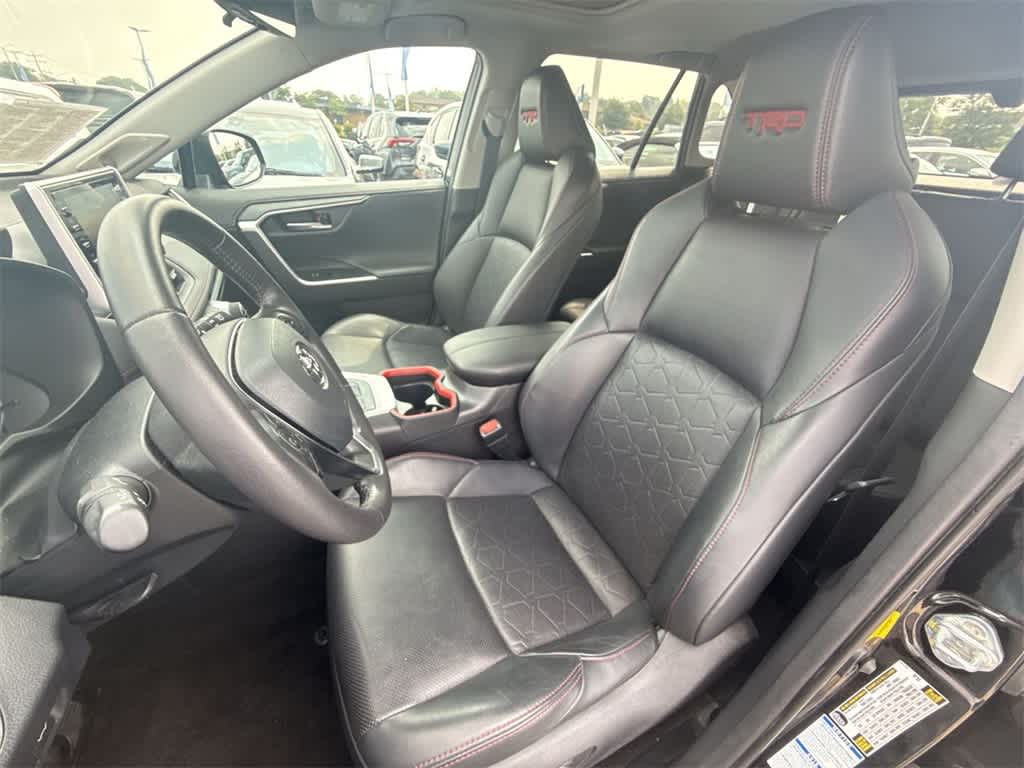 Thumbnail: 2020 Toyota RAV4 - 15