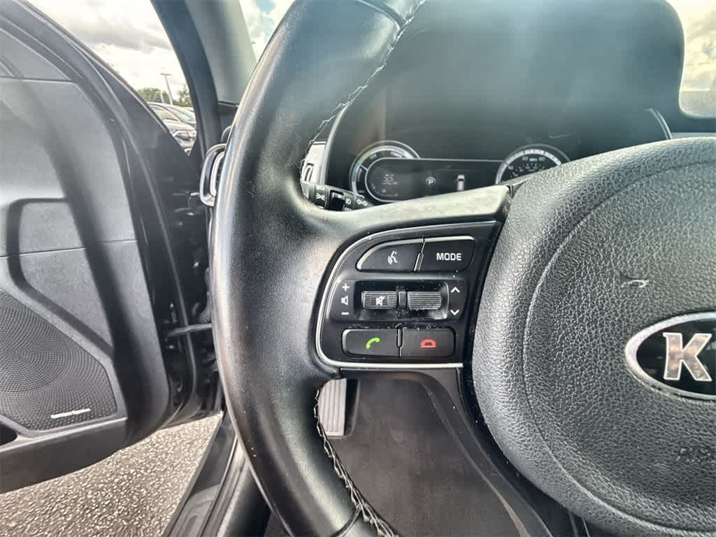 Thumbnail: 2017 Kia Niro - 21