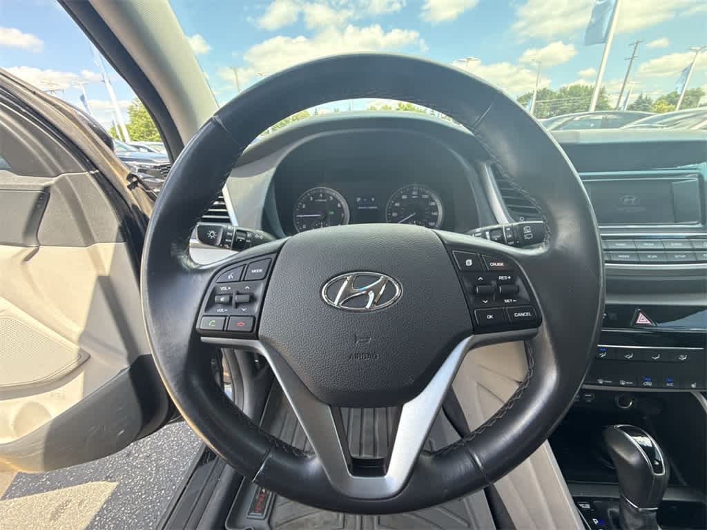Thumbnail: 2016 Hyundai Tucson - 21