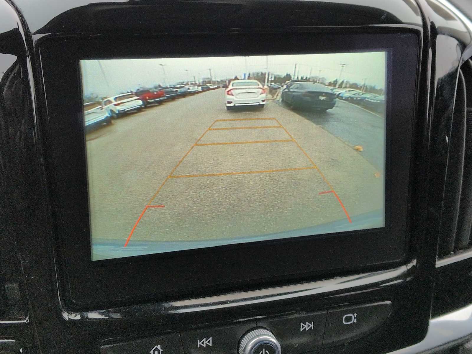 Thumbnail: 2019 Chevrolet Traverse - 28