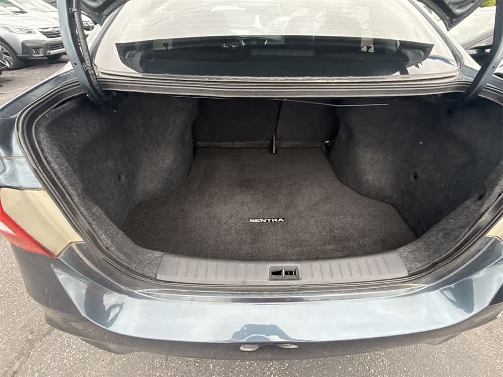 2016 Nissan Sentra SV 32