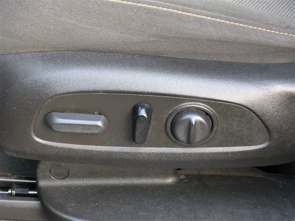 Thumbnail: 2021 Chevrolet Traverse - 16