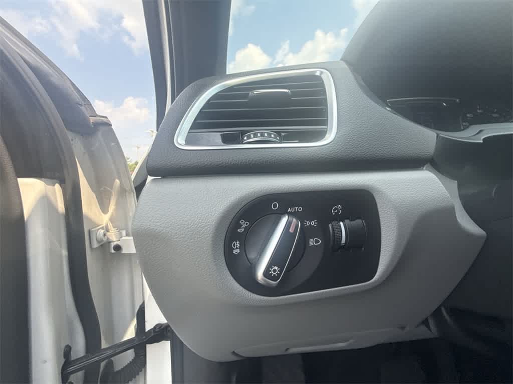 Thumbnail: 2018 Audi Q3 - 16