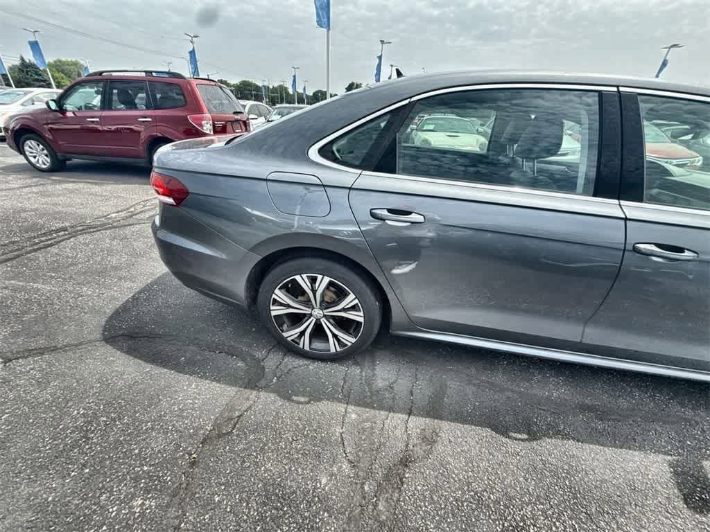 Thumbnail: 2022 Volkswagen Passat - 5