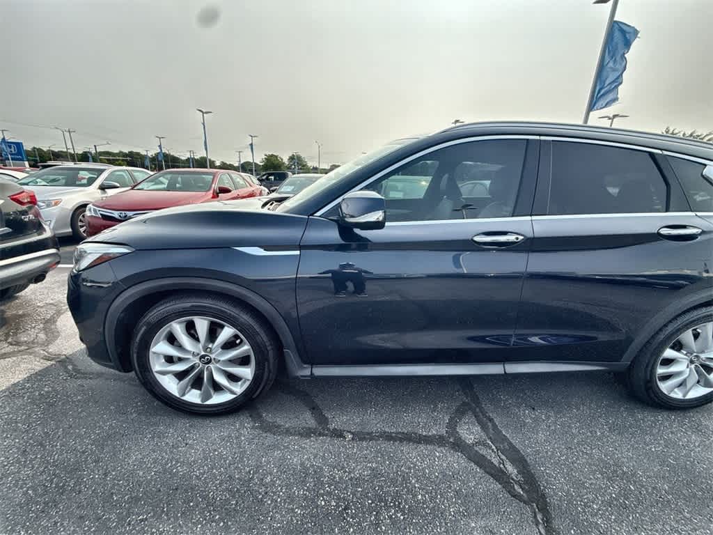 2020 INFINITI QX50 Essential 3