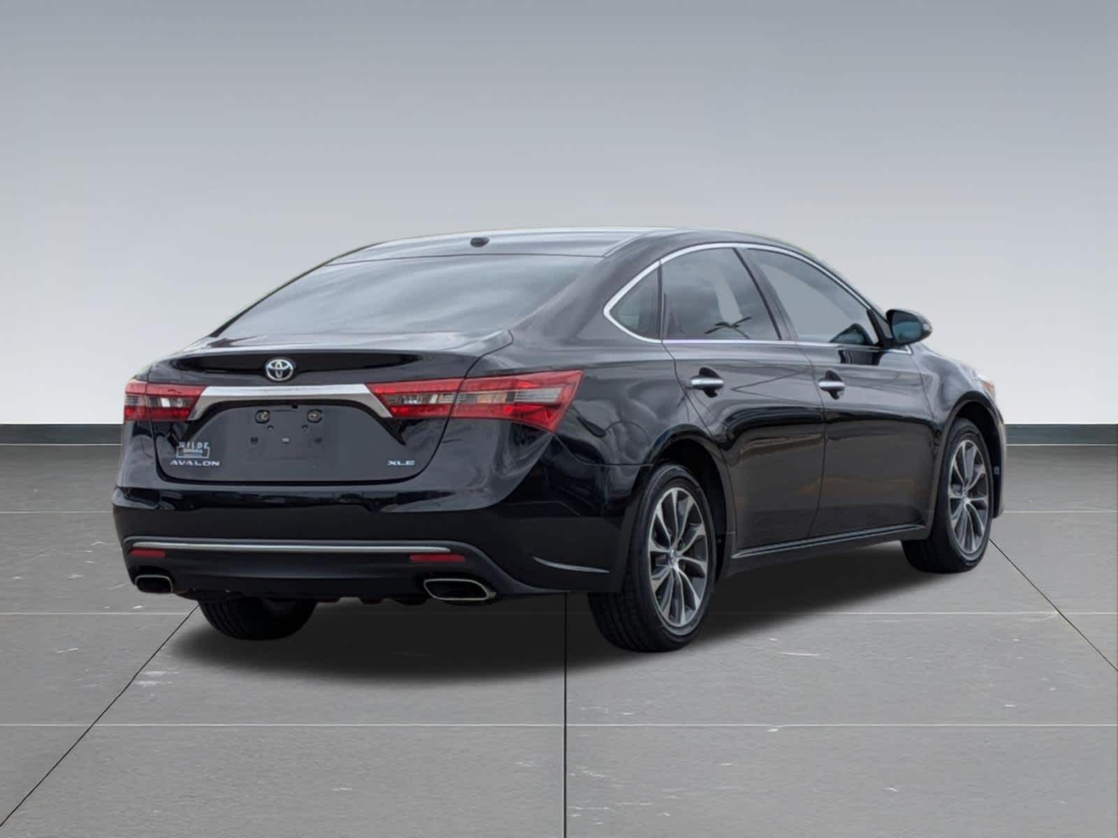 Thumbnail: 2016 Toyota Avalon - 6