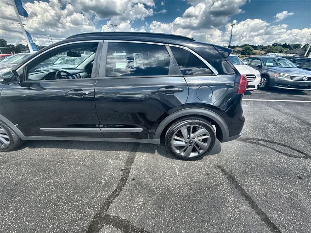Thumbnail: 2017 Kia Niro - 4