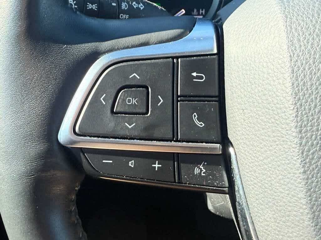 Thumbnail: 2021 Toyota Highlander - 16