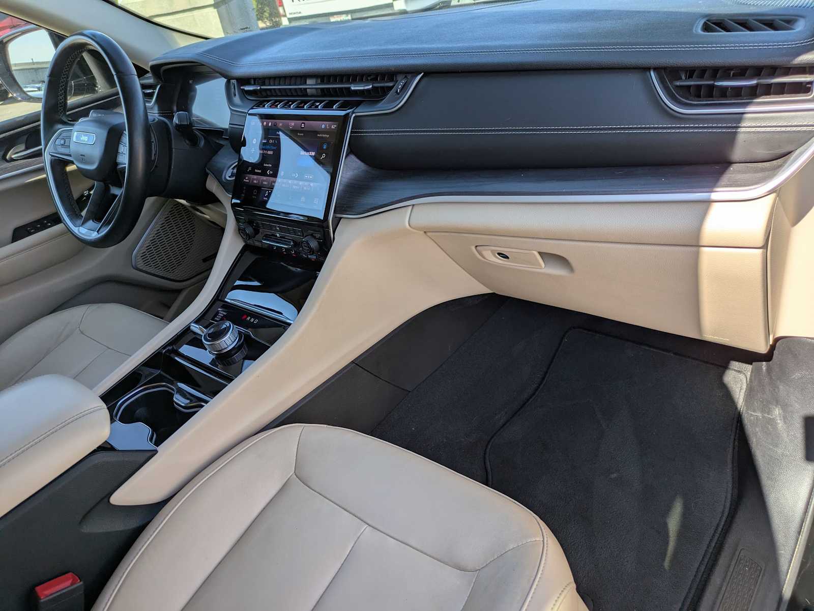 Thumbnail: 2021 Jeep Grand Cherokee L - 22