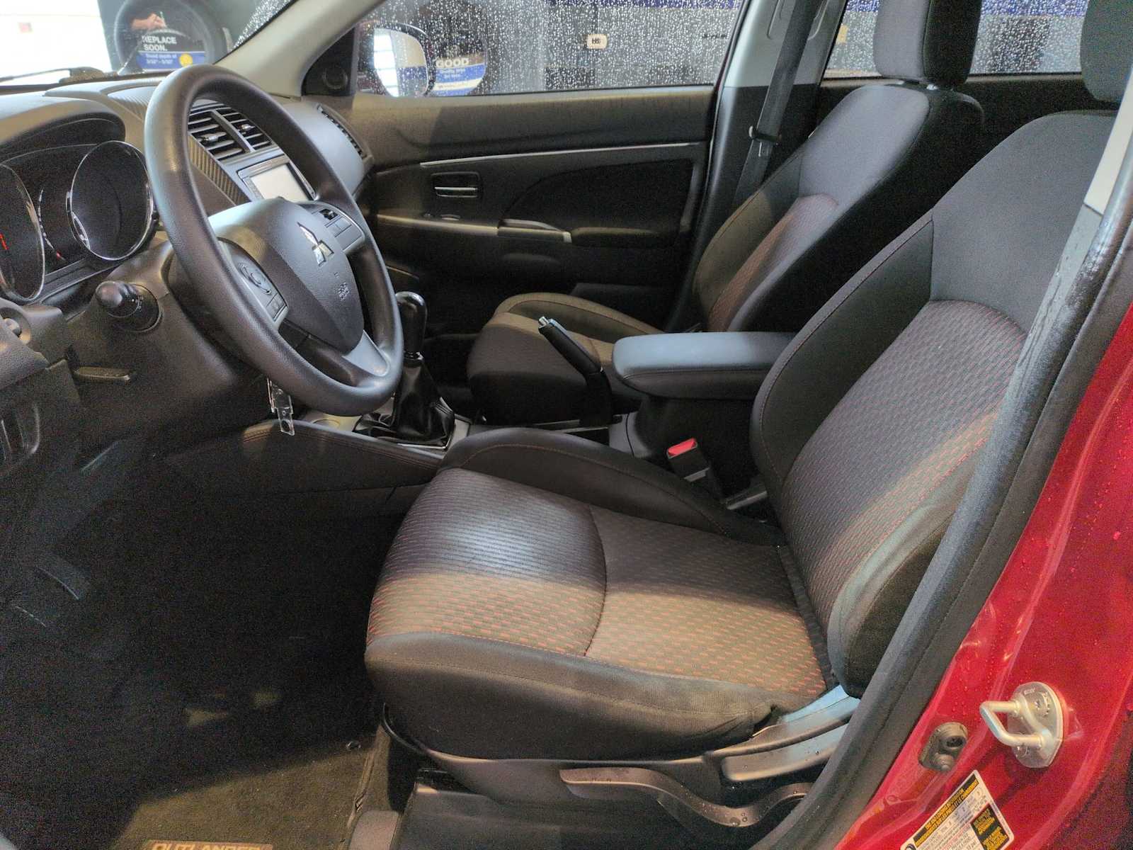 Thumbnail: 2018 Mitsubishi Outlander Sport - 16