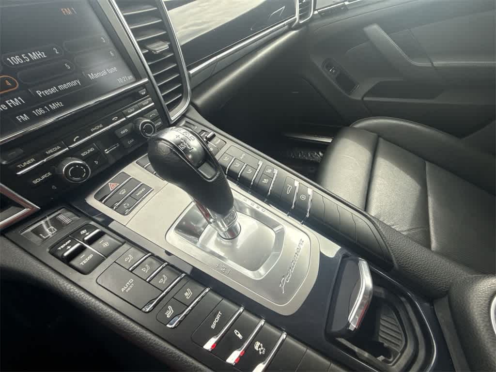 Thumbnail: 2012 Porsche Panamera - 31