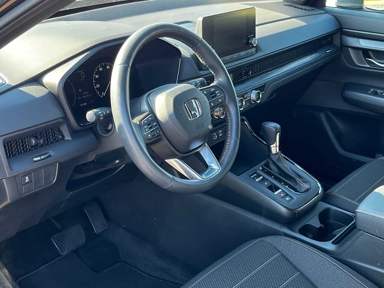2024 Honda CR-V Hybrid Sport photo 2