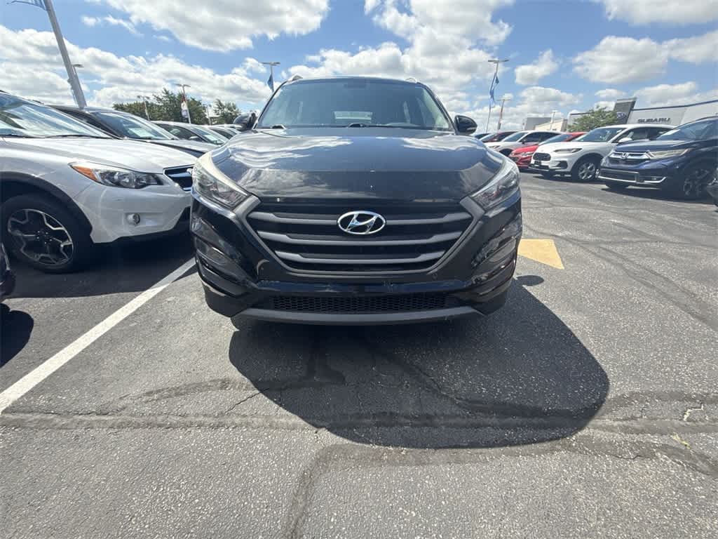 Thumbnail: 2016 Hyundai Tucson - 10