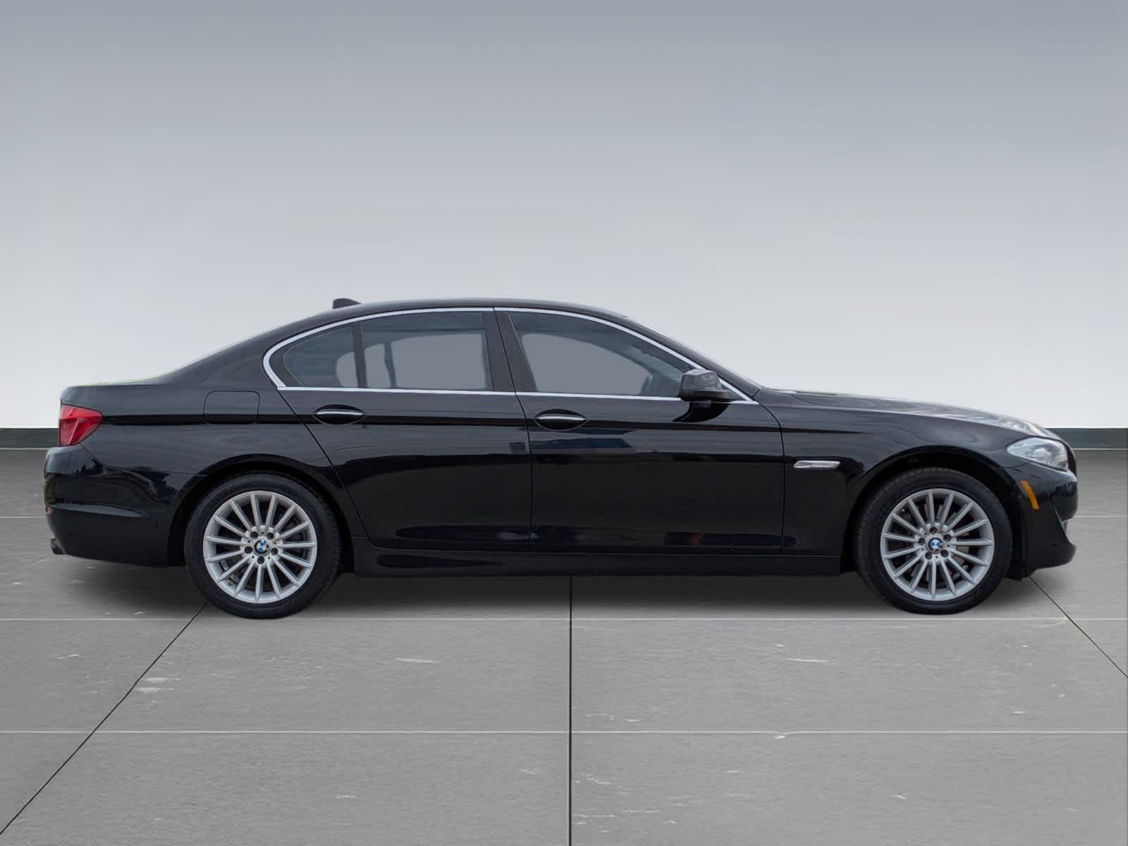 Thumbnail: 2013 BMW 5 Series - 7
