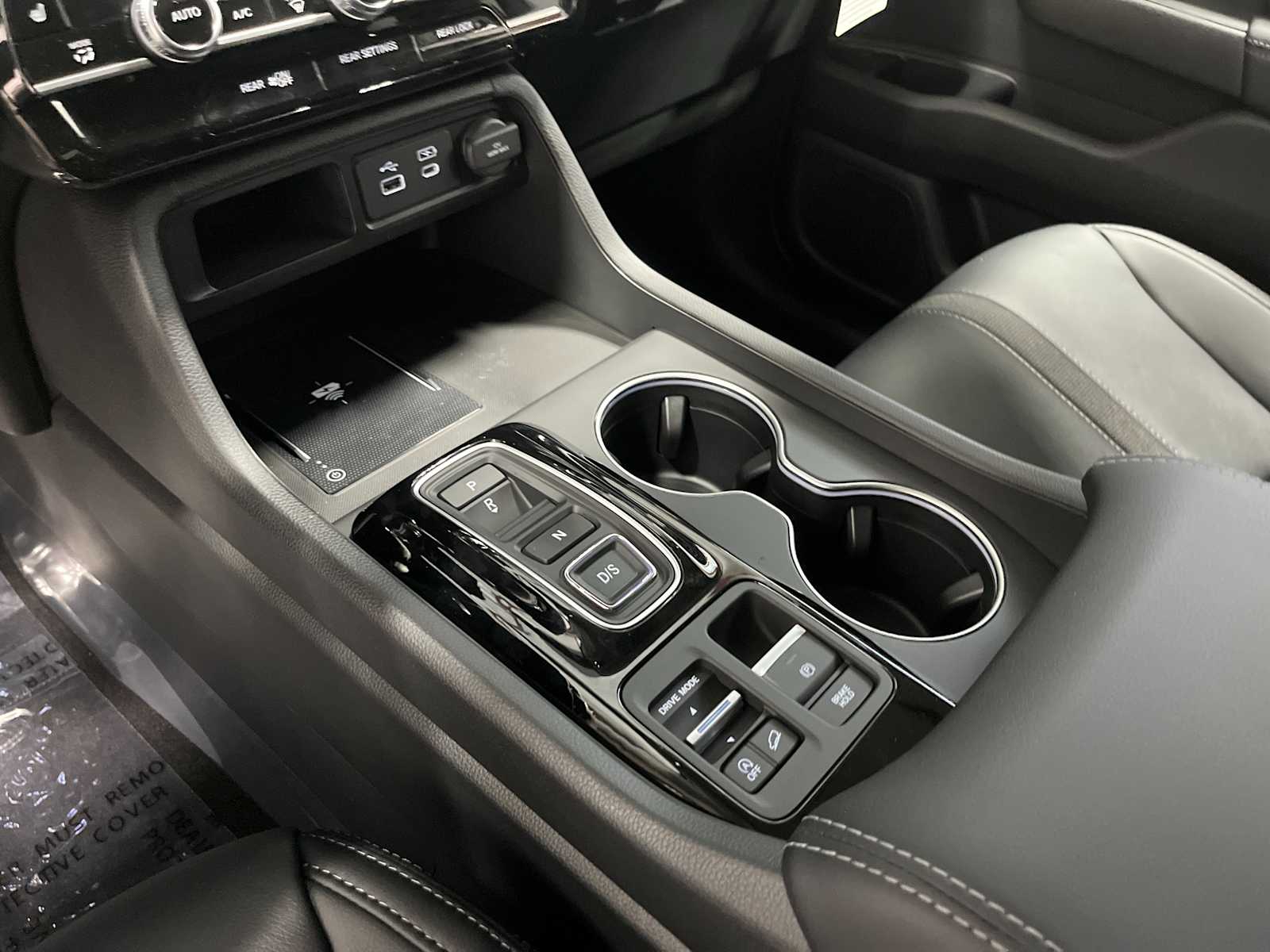 2025 Honda Pilot Touring 16