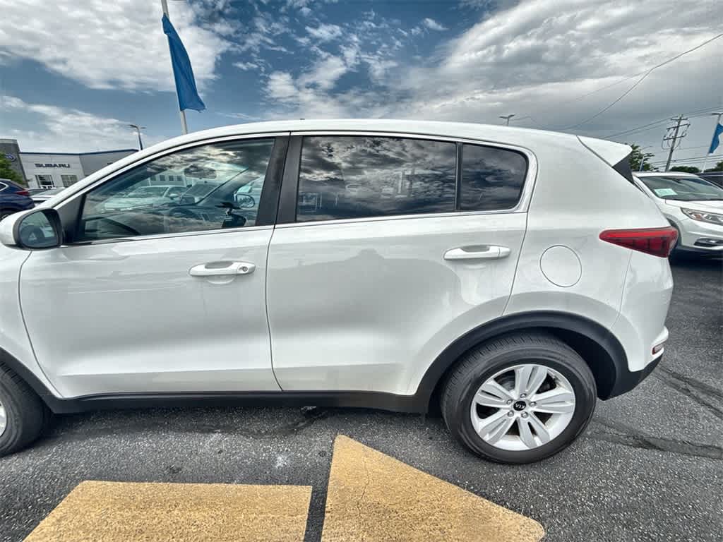 Thumbnail: 2017 Kia Sportage - 4