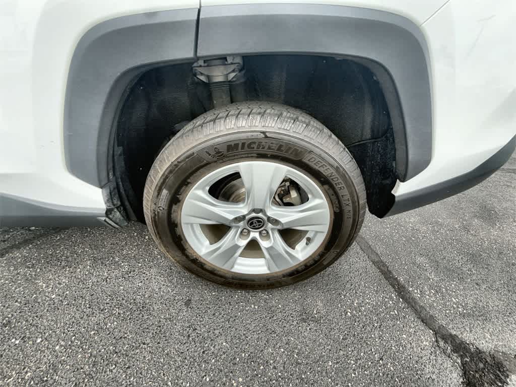 2021 Toyota RAV4 XLE 13